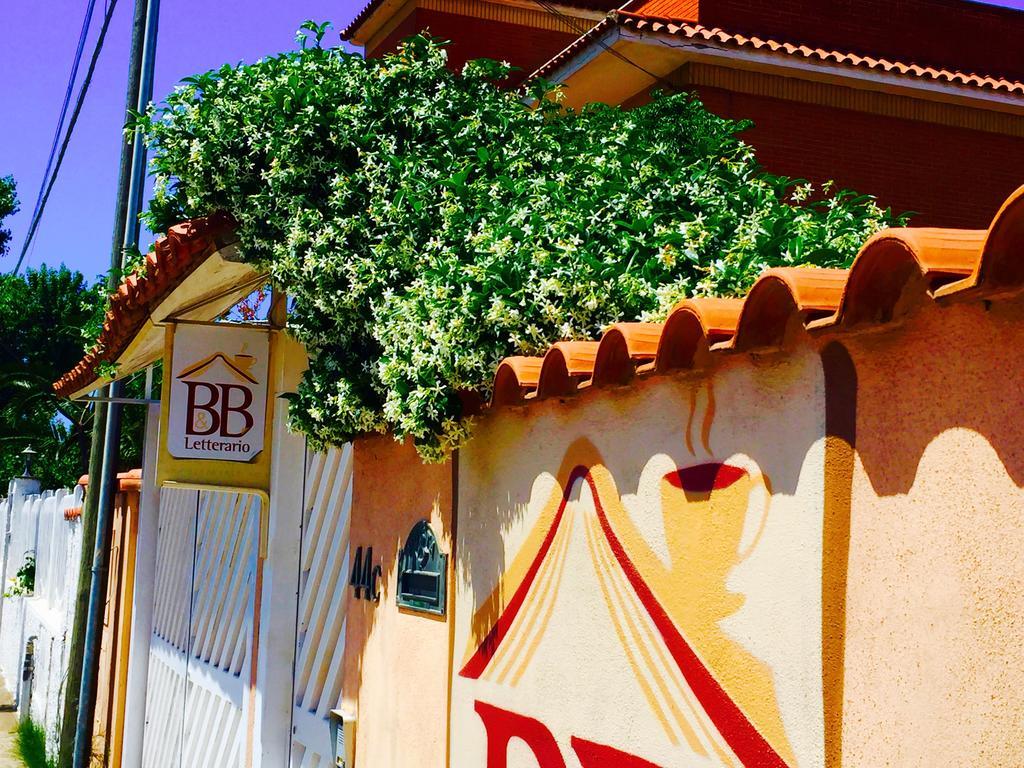 Bed&Breakfast Letterario Fiumicino Exteriör bild